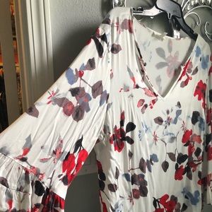 Beautiful comfy too. V neck